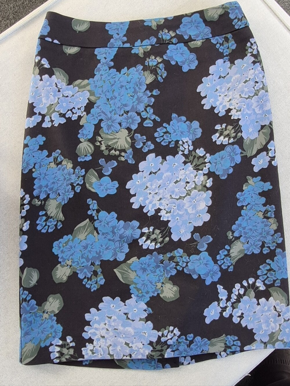 Black & Blue Floral Lined Pencil Skirt